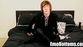 Emo twink Sean Taylor playing with his hard cock - porn video