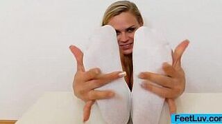 Stirring feetjob by a blonde - porn video